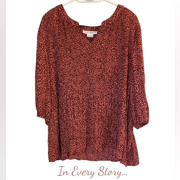 4X Printed Heart Blouse with Swingy Pleats from the In Every Story line at PENN - Picture 3 of 17